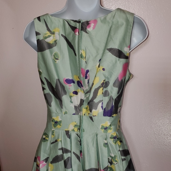 Green Flower Dress 👗 - Picture 9 of 9